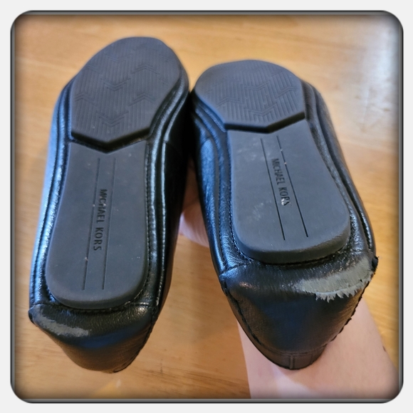 EUC Woman's Michael Kors Black Lillie Moccasins Size 10M - Picture 6 of 9